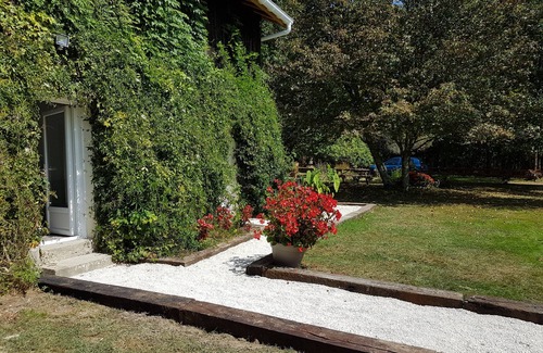 Lucbardez-et-Bargues Apartment | Apartment completely renovated in an old dependence