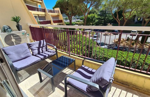 Mandelieu-La-Napoule Apartment | Apartment in luxury residence with swimming pool on marina