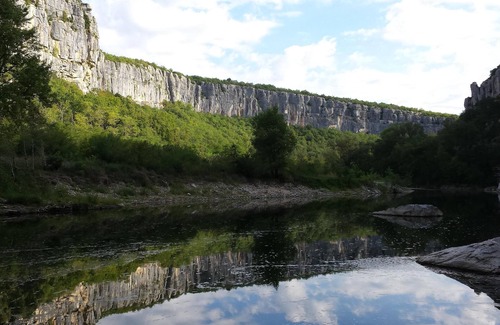 Saint Alban Auriolles Apartment | Apartment in village of character, calm, south Ardèche, river, hike, bike