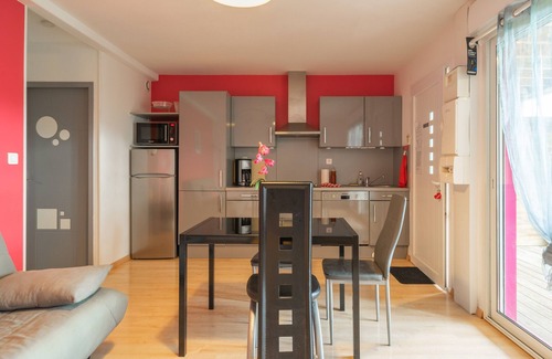 Saint-Simon-de-Bordes Apartment | Apartment 'Le Clos Du Champ De L'Amour - Rochefort' with Private Pool and Air Conditioning