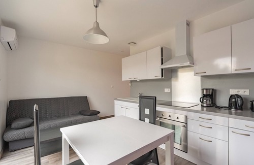 Saint-Simon-de-Bordes Apartment | Apartment 'Le Clos Du Champ De L'Amour - Fouras' with Private Pool and Air Conditioning