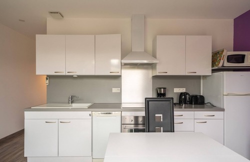 Saint-Simon-de-Bordes Apartment | Apartment 'Le Clos Du Champ De L'Amour - Fouras' with Private Pool and Air Conditioning