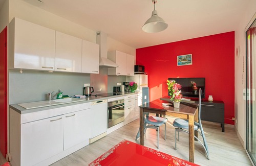 Saint-Simon-de-Bordes Apartment | Apartment 'Le Clos Du Champ De L'Amour - Meschers' with Private Pool and Air Conditioning