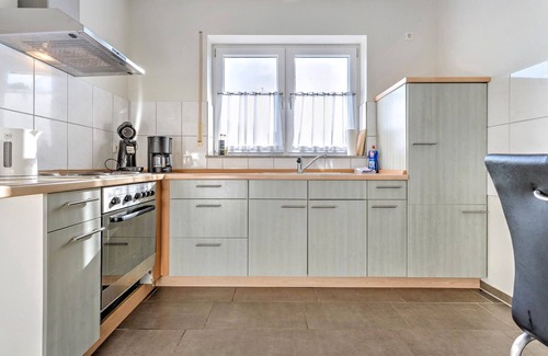 Alstatte Apartment | Apartment 'Franke' with Private Terrace and Wi-Fi