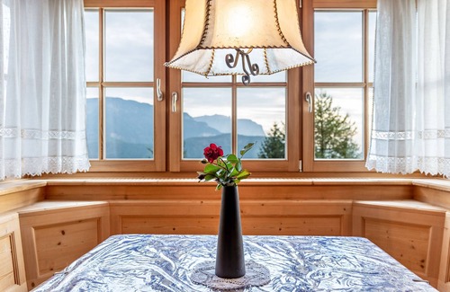 Laion Apartment | Apartment 'Funtnatsch' with Mountain View, Private Terrace and Wi-Fi