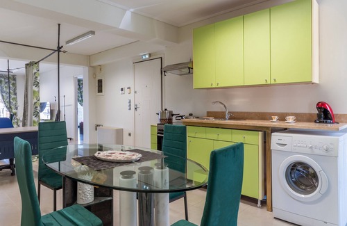 Galatsi Apartment | Apartment 'Galatsi Panorama 1' with Mountain View, Wi-Fi and Air Conditioning