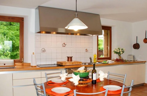 Leontica Apartment | Apartment Gemma in Leontica - 4 persons, 2 bedrooms