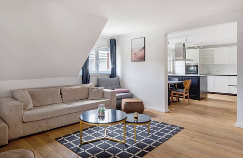 Hofsgrund Apartment | Apartment 'Gentuard's Und Leandro's Weitblick' with Mountain View, Shared Garden and Wi-Fi