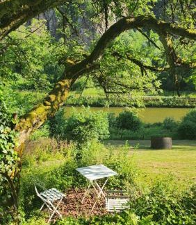 Fontenoy-le-Chateau Apartment | apartment, gite by the canal l Est,river Coney vosges france