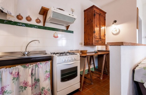 Gallina Apartment | Apartment "Glicine" with Shared Pool & Wi-Fi