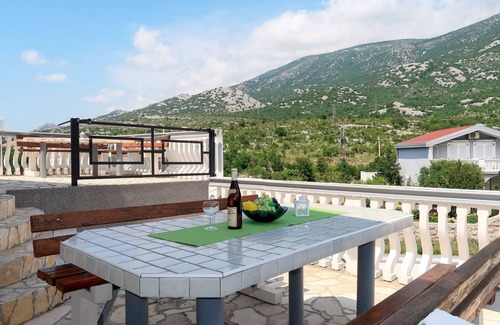 Cesarica Apartment | Apartment Golic by Interhome