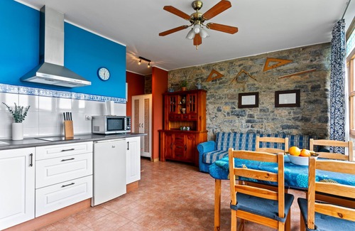 Tornon Apartment | Apartment 'Gramática' with Mountain View, Private Terrace and Wi-Fi