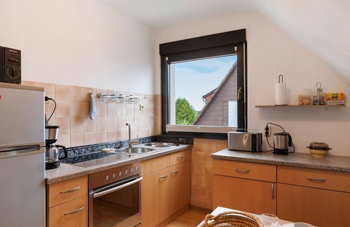 Hessisch Lichtenau Apartment | Apartment 'Gundlach' with Shared Terrace, Shared Garden and Wi-Fi