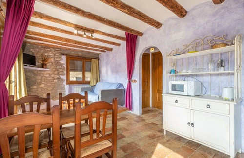 Bellestar Apartment | Apartment 'Guarta' with Mountain Views, Shared Pool and Wi-Fi