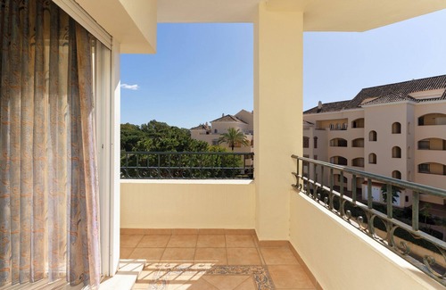 Nikki Beach Apartment | Apartment 'Hacienda Playa' with Shared Pool, Wi-Fi and Air Conditioning