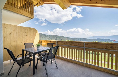 Verano Apartment | Apartment 'Haughof - Bauerngarten' with Mountain View, Wi-Fi & Balcony