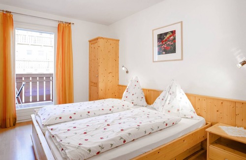 Valdaora di Sopra Apartment | Apartment 'Haus Aue - Apartment 1 small' with Mountain View, Balcony & Wi-Fi