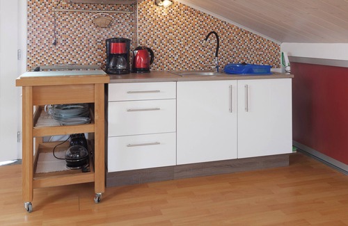 Dettingen-Wallhausen Apartment | Apartment 'Haus Schwanenweg' with Lake View and Wi-Fi