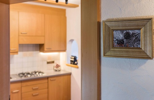 Villabassa Apartment | Apartment Häuslerhof Larix with Mountain View & Wi-Fi
