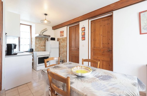 Argeles Gazost Apartment | Apartment 'Hautacam' with Mountain View, Shared Garden and Wi-Fi