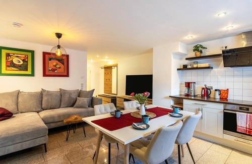Lindlar Apartment | Apartment 'Helle' with Mountain View, Private Terrace and Wi-Fi