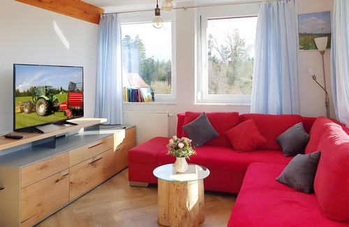 Pfalzgrafenweiler Apartment | Apartment 'Himmelsblick' with Shared Terrace, Shared Garden and Wi-Fi