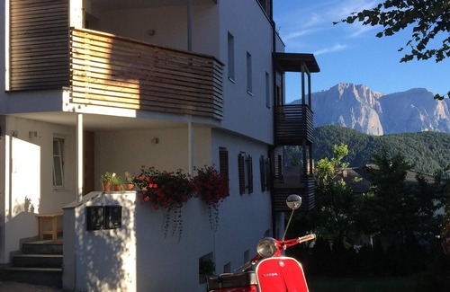 Lajen Apartment | Apartment Hintertrojer in a central location, good food with free WIFI