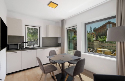Villabassa Apartment | Apartment "Hofer Maria" with Mountain View, Wi-Fi, Terrace and Garden