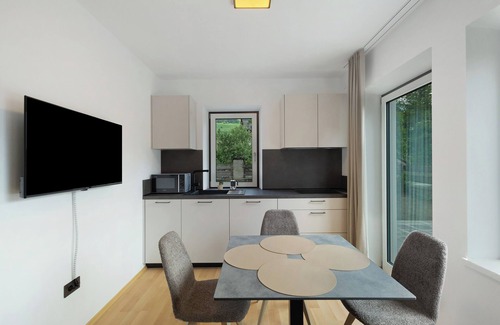 Villabassa Apartment | Apartment "Hofer Maria" with Mountain View, Wi-Fi, Terrace and Garden