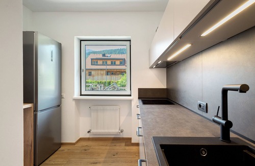 Villabassa Apartment | Apartment "Hofer Sandra" with Mountain View, Wi-Fi, Terrace and Garden