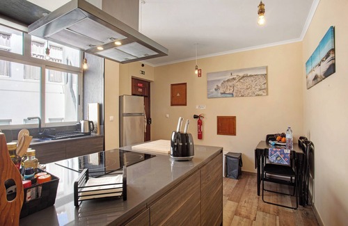 Peniche de Cima Apartment | Apartment 'Home Away From Home' with Balcony & Wi-Fi