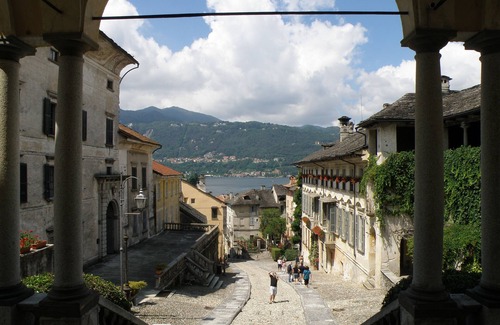 Orta San Giulio Apartment | Apartment Horta in the heart of Orta San Giulio on Lake Orta with parking