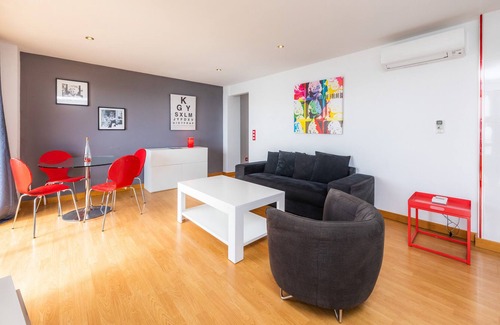S'illot Apartment | Apartment 'Hostal Antic Apartamento 101 ' with Balcony, Wi-Fi and Air Conditioning
