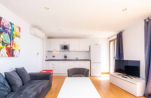S'illot Apartment | Apartment 'Hostal Antic Apartamento 101 ' with Balcony, Wi-Fi and Air Conditioning