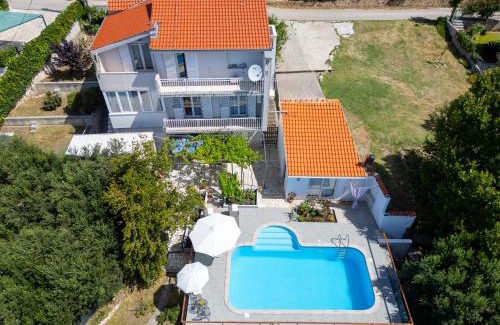 Klis Apartment | Apartment Hubi
