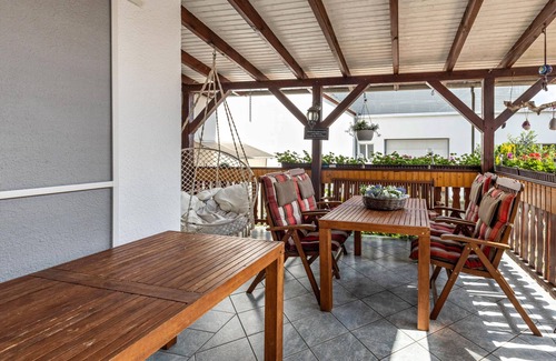 Jessen Apartment | Apartment 'Idylle Auf Dem Land Mit Kamin' with Shared Garden and Wi-Fi