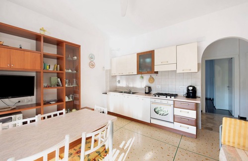 Albisola Superiore Apartment | Apartment 'Il Corallo' with Shared Garden and Balcony