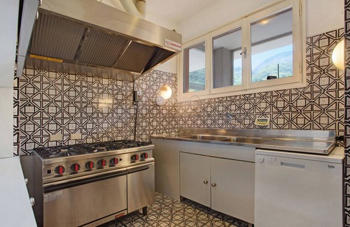 Cernobbio Apartment | Apartment "Il Parco Cernobbio" with Lake View, Wi-Fi, A/C, Terrace & Garden