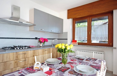 Quart Apartment | Apartment 'Il Piccolo Nido' with Mountain View, Shared Garden and Wi-Fi