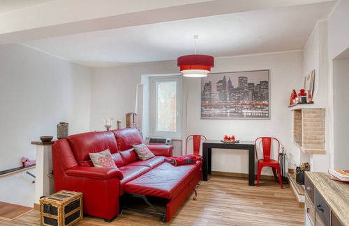 Terni Apartment | Apartment 'Il Rifugio Del Cuore' with Wi-Fi