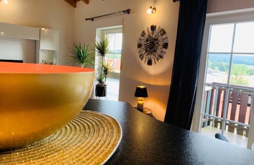Schleusingen Apartment | Apartment "Im Sonneneck" bis 4 Personen mit Parkplatz, W-LAN, Netflix im Thüringer Wald, Schleusingen