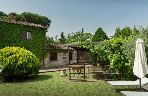 Castiglione del Lago Apartment | Apartment immersed in the silence of Umbria