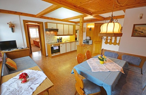 Arzl im Piztal Apartment | Apartment in Arzl-Wald with Mountain Views