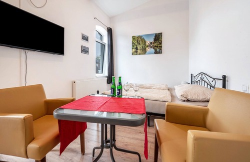 Wildeshausen House | Apartment In A Hotel 'Wildeshauser Bahnhof 1' with Shared Terrace, Wi-Fi and Air Conditioning