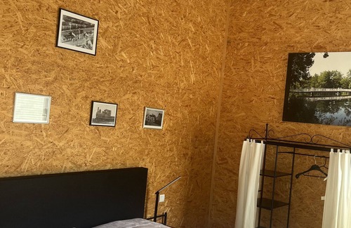Wildeshausen House | Apartment In A Hotel 'Barrierefreies' with Shared Terrace, Wi-Fi and Air Conditioning