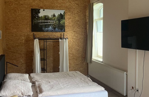Wildeshausen House | Apartment In A Hotel 'Barrierefreies' with Shared Terrace, Wi-Fi and Air Conditioning