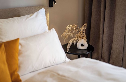 Sesto House | Apartment In A Hotel 'Apartment Home' with Sea View, Shared Garden and Wi-Fi