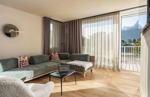 Sesto House | Apartment In A Hotel 'Apartment Relax' with Sea View, Shared Garden and Wi-Fi