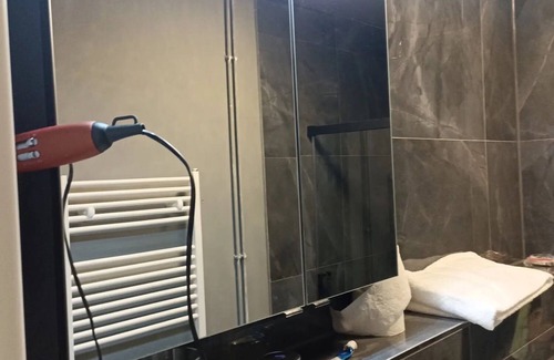 Panketal Apartment | Apartment In A Hotel "Hotel Zur Panke Wohnung 3" with Private Terrace and Wi-Fi