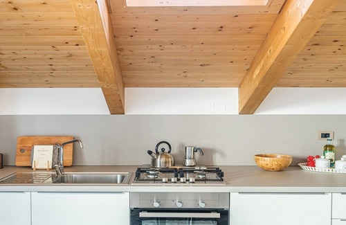 Vico Equense Apartment | Apartment in Ancient Building with Jacuzzi